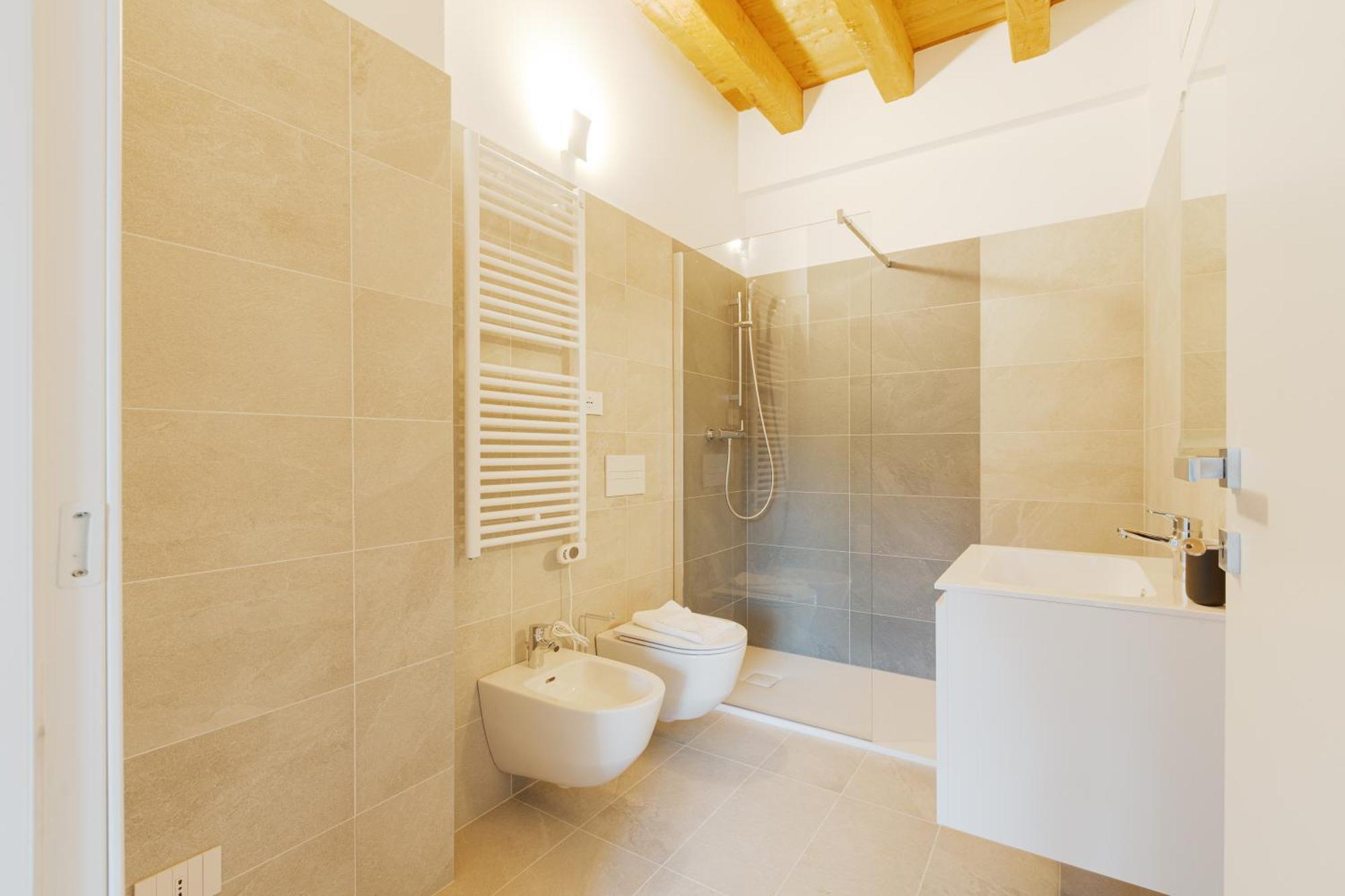 Modern Apartment In Milan With Balcony Exterior foto
